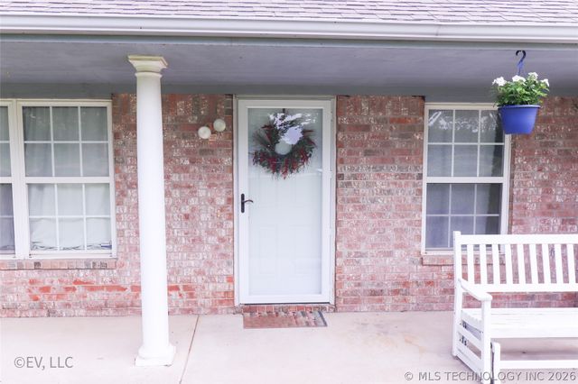 8951 Hilltop Road, Beggs, OK 74421