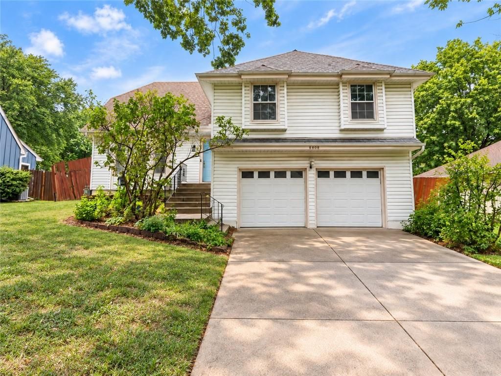 8808 W 118th Street, Overland Park, KS 66210