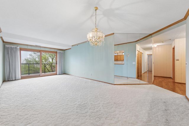 8121 34th Avenue S 206, Bloomington, MN 55425