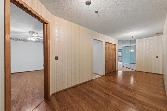 8121 34th Avenue S 206, Bloomington, MN 55425
