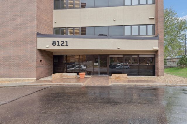 8121 34th Avenue S 206, Bloomington, MN 55425