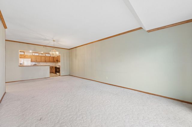 8121 34th Avenue S 206, Bloomington, MN 55425