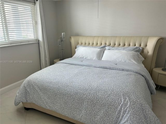 17800 N Bay Road 803, Sunny Isles Beach, FL 33160