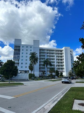 17800 N Bay Road 803, Sunny Isles Beach, FL 33160