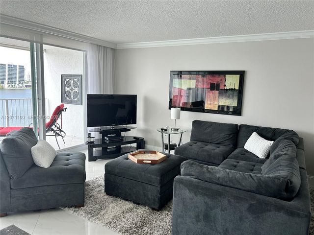 17800 N Bay Road 803, Sunny Isles Beach, FL 33160