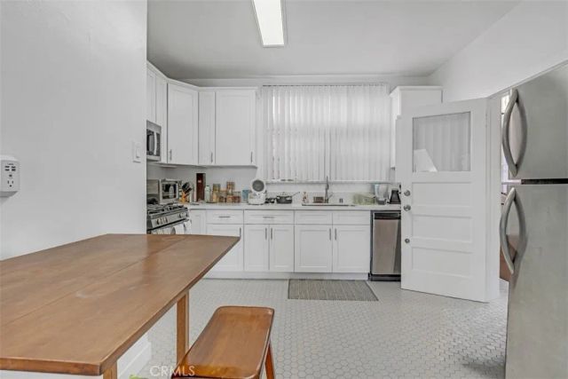 534 S Coronado, Los Angeles, CA 90057