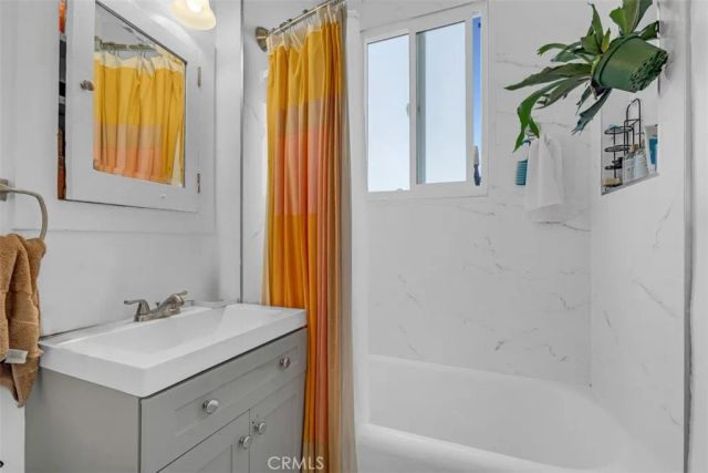 534 S Coronado, Los Angeles, CA 90057