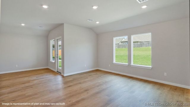 9909 E 135th Street S, Bixby, OK 74008