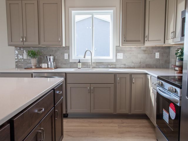 2952 74th Avenue S, Fargo, ND 58104