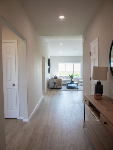 2952 74th Avenue S, Fargo, ND 58104