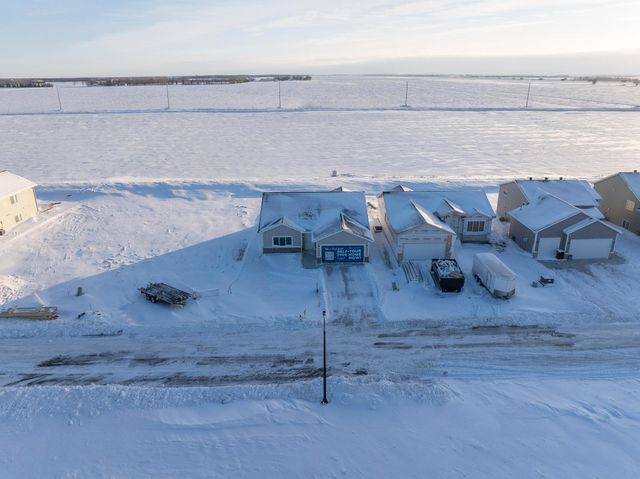 2952 74th Avenue S, Fargo, ND 58104