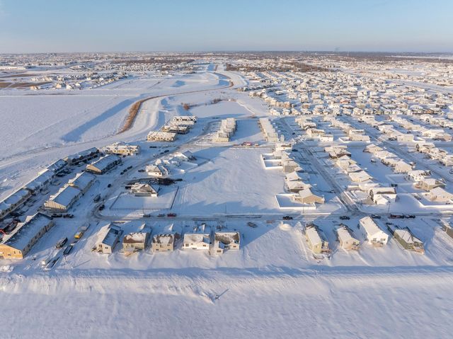 2952 74th Avenue S, Fargo, ND 58104