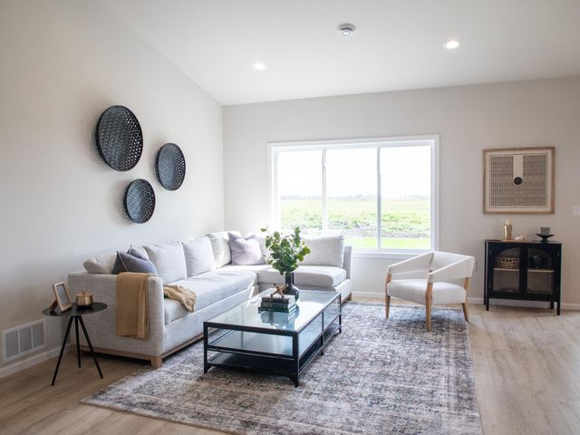 2952 74th Avenue S, Fargo, ND 58104