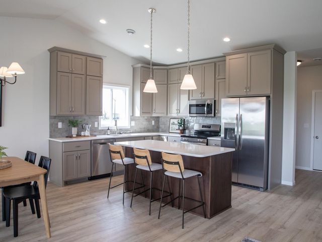 2952 74th Avenue S, Fargo, ND 58104