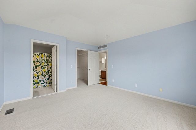 107 Commons Circle, Saline City, MI 48176