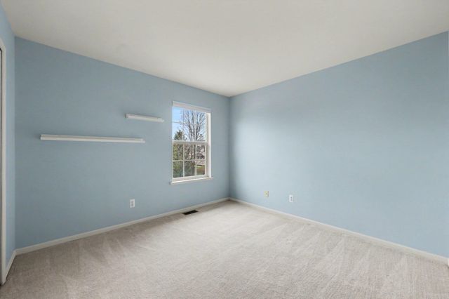 107 Commons Circle, Saline City, MI 48176