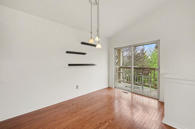 107 Commons Circle, Saline City, MI 48176