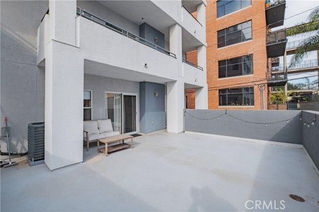 838 Pine Ave 102, Long Beach, CA 90813