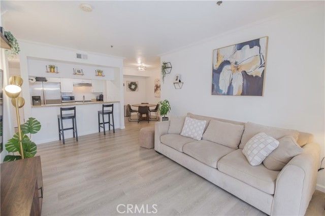 838 Pine Ave 102, Long Beach, CA 90813