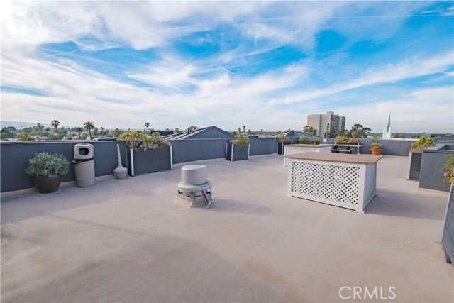 838 Pine Ave 102, Long Beach, CA 90813