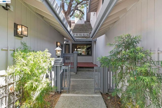 5982 Post Oak Cir, San Jose, CA 95120