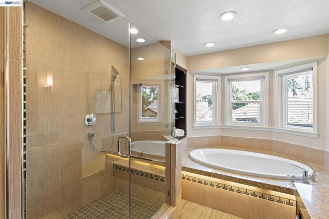 5982 Post Oak Cir, San Jose, CA 95120