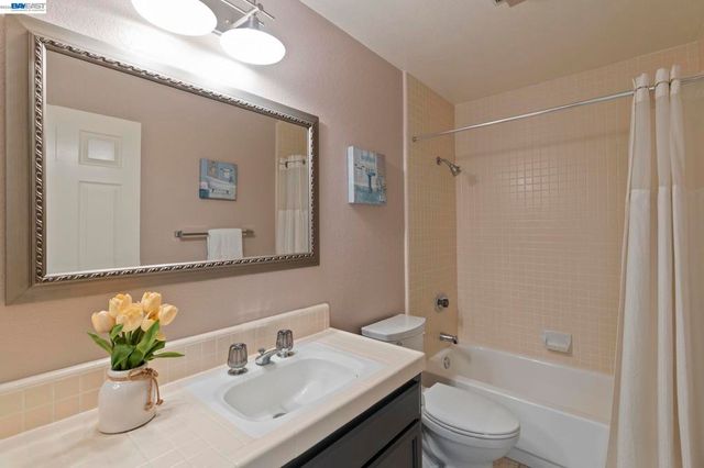 5982 Post Oak Cir, San Jose, CA 95120