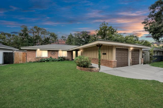 5758 Heron Drive, Houston, TX 77033