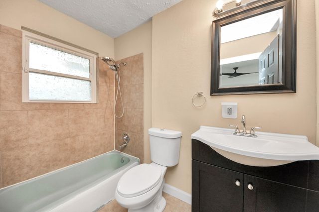 5758 Heron Drive, Houston, TX 77033