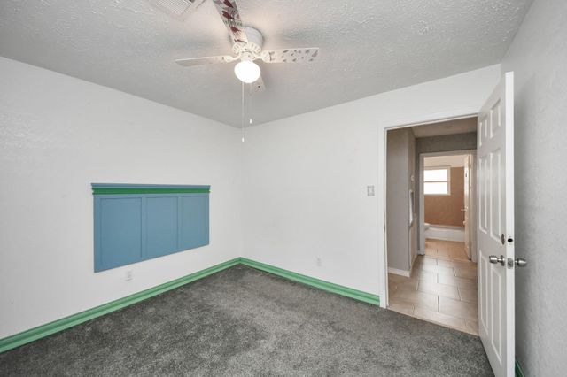 5758 Heron Drive, Houston, TX 77033