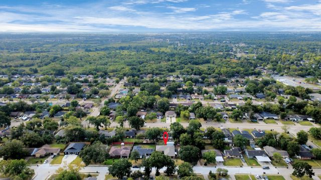 5758 Heron Drive, Houston, TX 77033