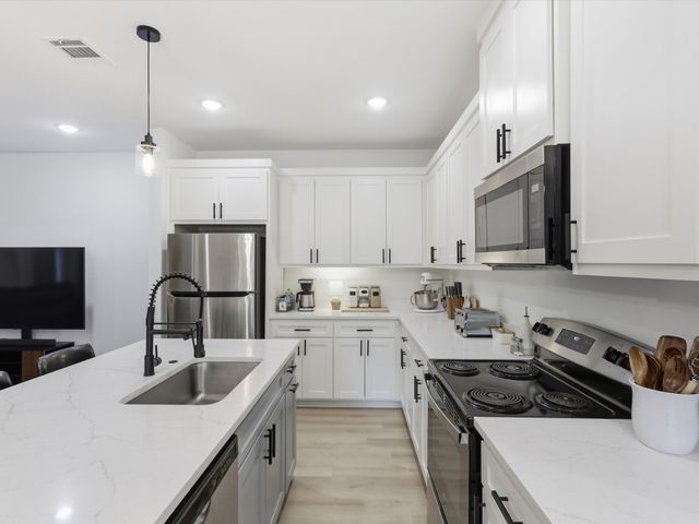 4621 Mccart Avenue, Fort Worth, TX 76115