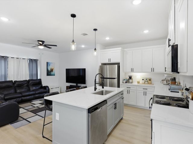 4621 Mccart Avenue, Fort Worth, TX 76115