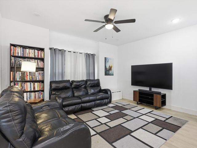 4621 Mccart Avenue, Fort Worth, TX 76115