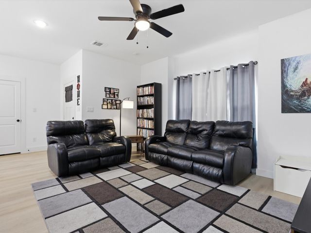 4621 Mccart Avenue, Fort Worth, TX 76115