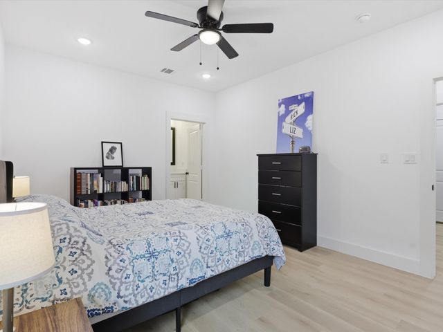 4621 Mccart Avenue, Fort Worth, TX 76115