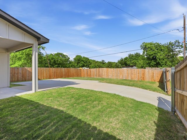 4621 Mccart Avenue, Fort Worth, TX 76115