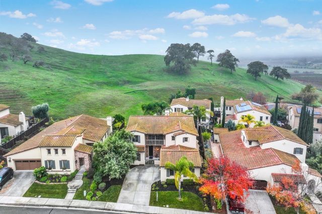 3127 Olympic Rd, Fairfield, CA 94534