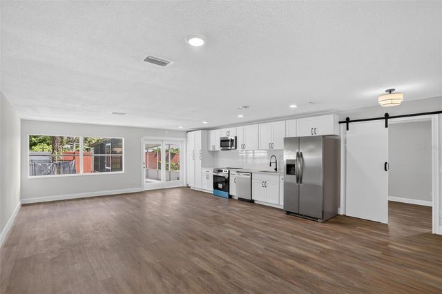 405 CHESTNUT AVENUE, Altamonte Springs, FL 32701