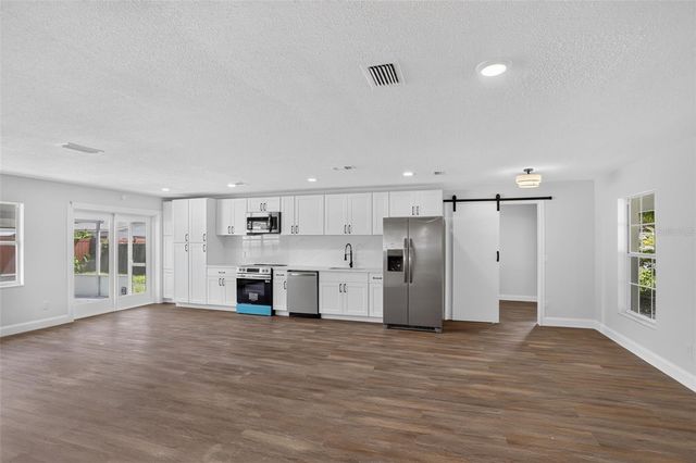 405 CHESTNUT AVENUE, Altamonte Springs, FL 32701