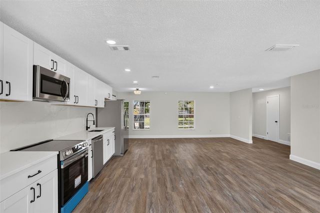 405 CHESTNUT AVENUE, Altamonte Springs, FL 32701