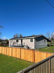 430 Lake Mendocino Dr, Ukiah, CA 95482