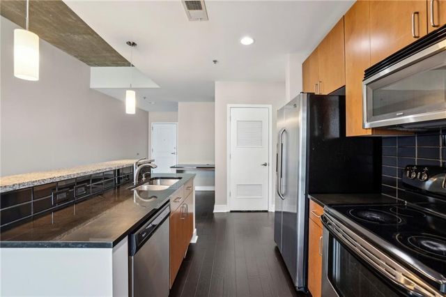 950 W Peachtree NW Street 1613, Atlanta, GA 30309