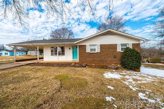 1109 34th Street Lane NE, Conover, NC 28613