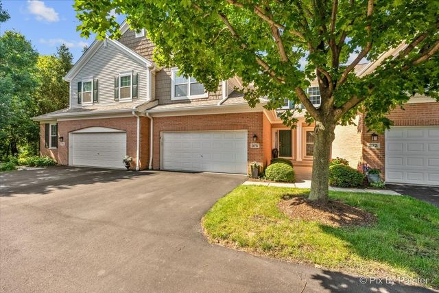 375 WOLCOTT Lane 375, Batavia, IL 60510