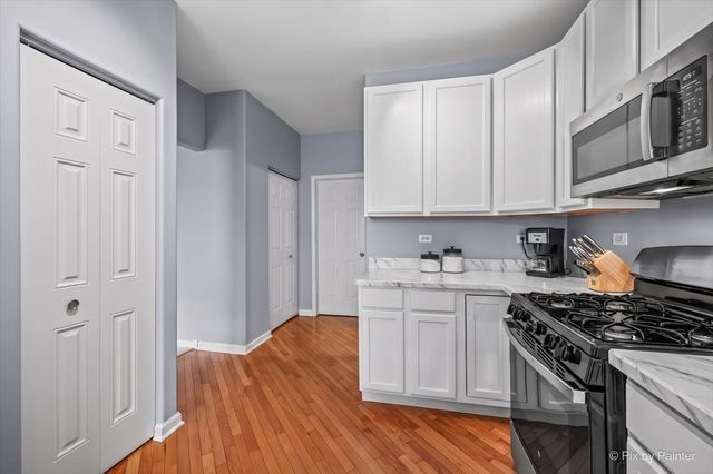 375 WOLCOTT Lane 375, Batavia, IL 60510