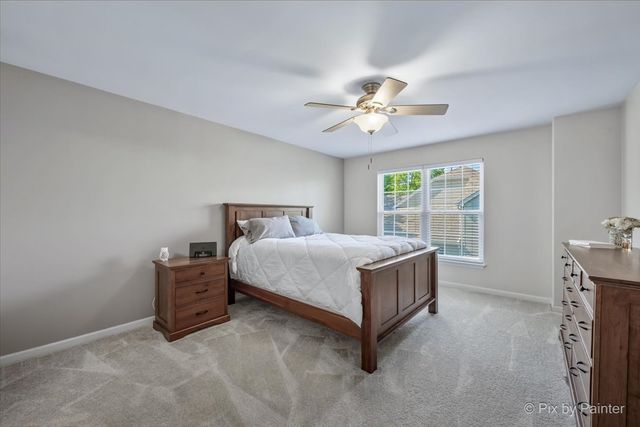 375 WOLCOTT Lane 375, Batavia, IL 60510