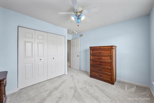 375 WOLCOTT Lane 375, Batavia, IL 60510