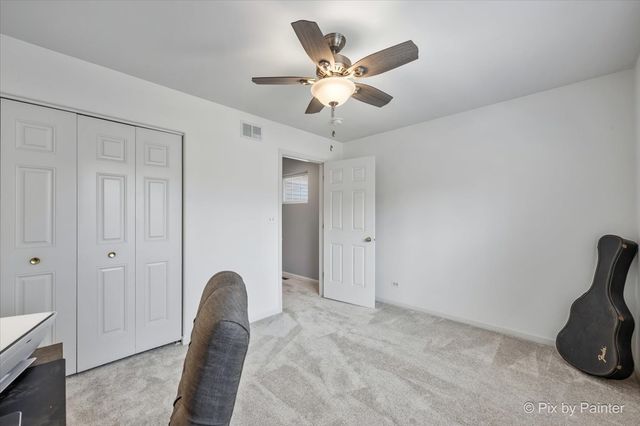 375 WOLCOTT Lane 375, Batavia, IL 60510