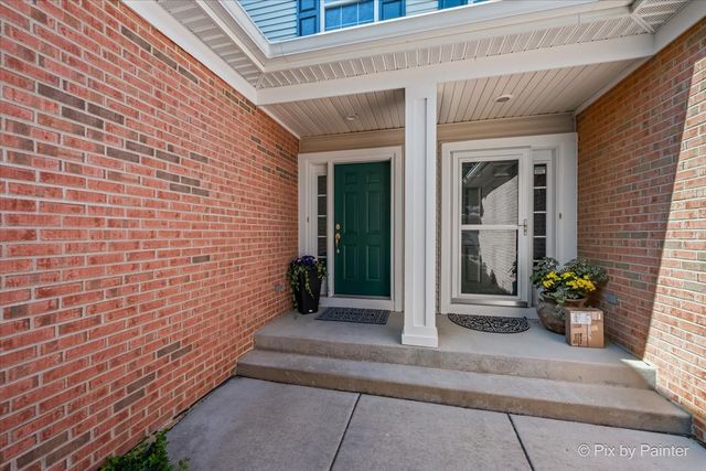 375 WOLCOTT Lane 375, Batavia, IL 60510